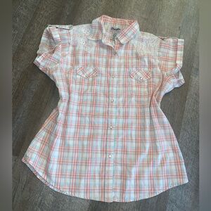 Wrangler Wrancher Women’s Snap Button Down Plaid top